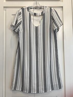 NWT Skies are Blue striped dress - Med- banded collar split neck - short sleeve